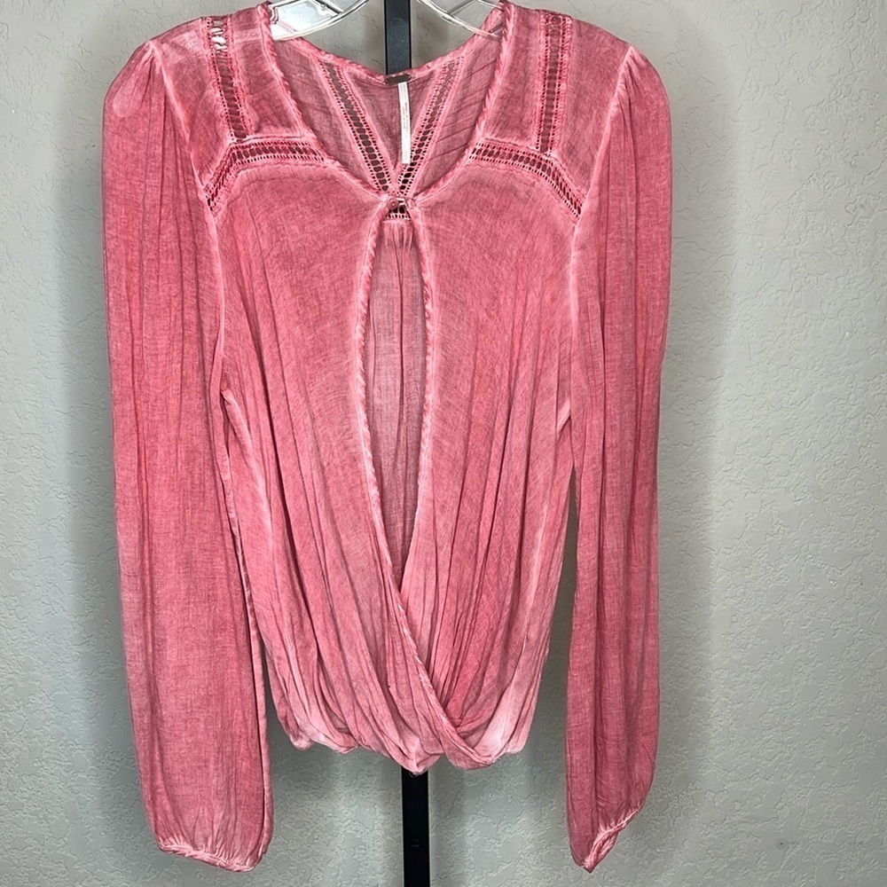 148 - Free People NWOT Light Red Open Front Long Sleeve, Size Small